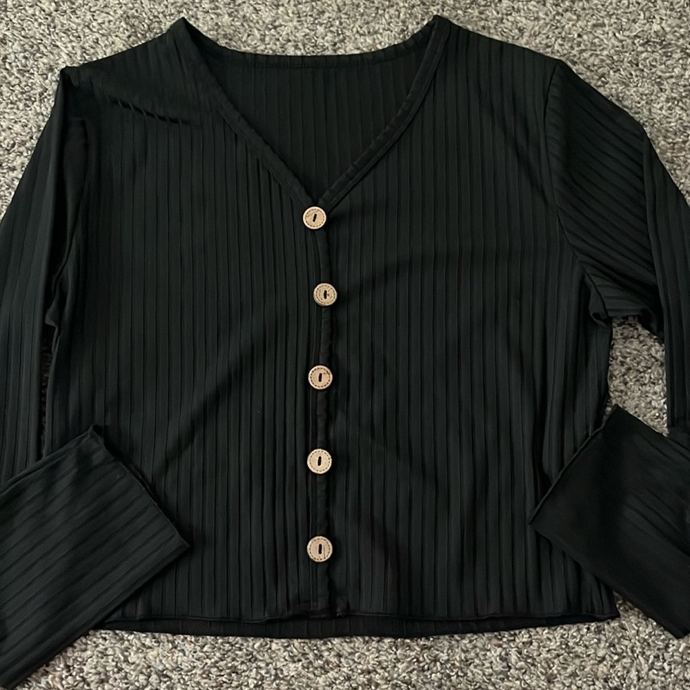 Black cropped long sleeve button up shein